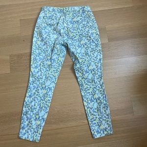 Summer, cotton ankle pants from GAP circa 2006. Great condition!